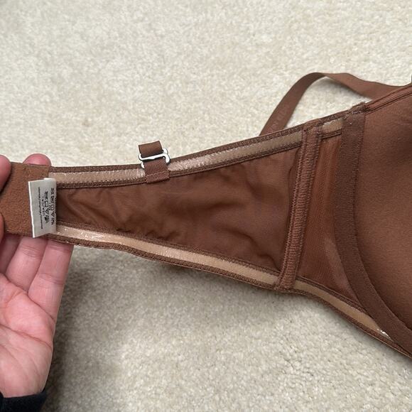 Calvin Klein: Strapless Brown Bra - Picture 5 of 6